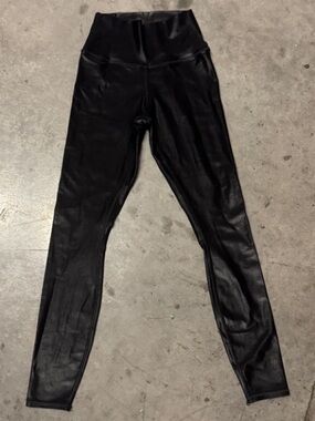 Black Shiny ALO High-Waist Leggings